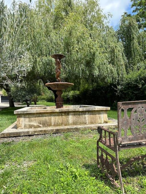Villa Des Jacinthes Tarascon Exterior photo