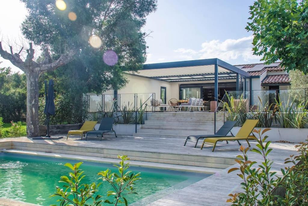 Villa Des Jacinthes Tarascon Exterior photo