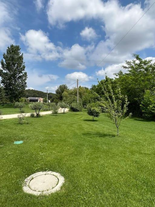 Villa Des Jacinthes Tarascon Exterior photo