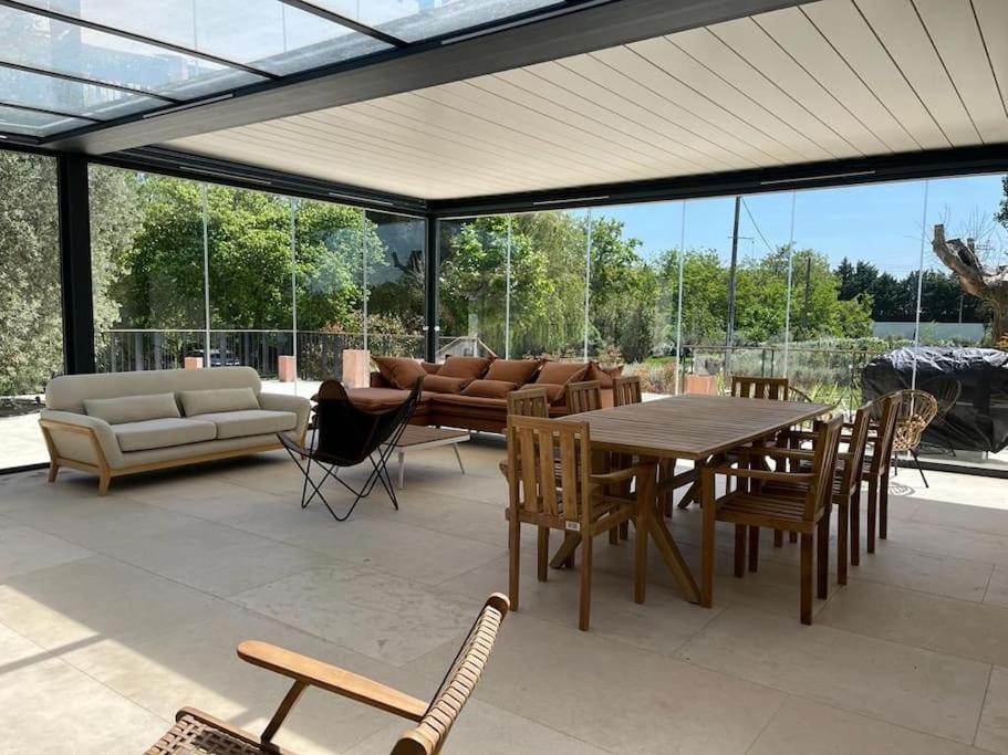 Villa Des Jacinthes Tarascon Exterior photo